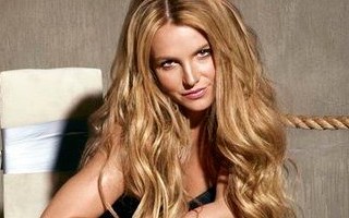 Britney Spears divulga nova música e capa do novo álbum