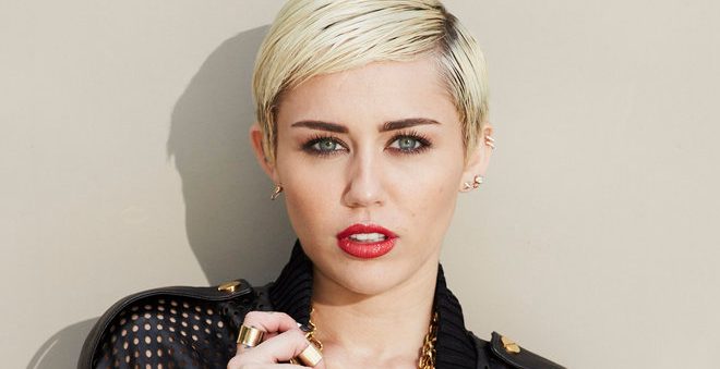 Vem assistir a Miley Cyrus com sua “Bola de Demolição”